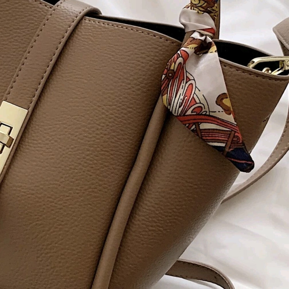 Elegance Aura Tote