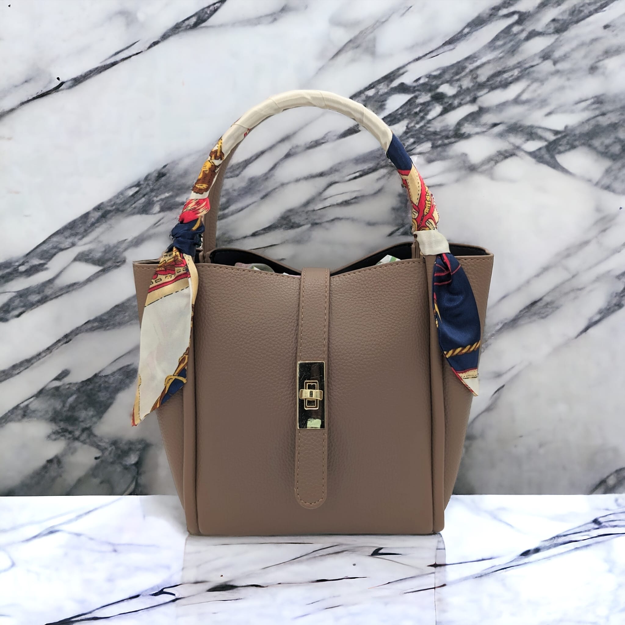 Elegance Aura Tote