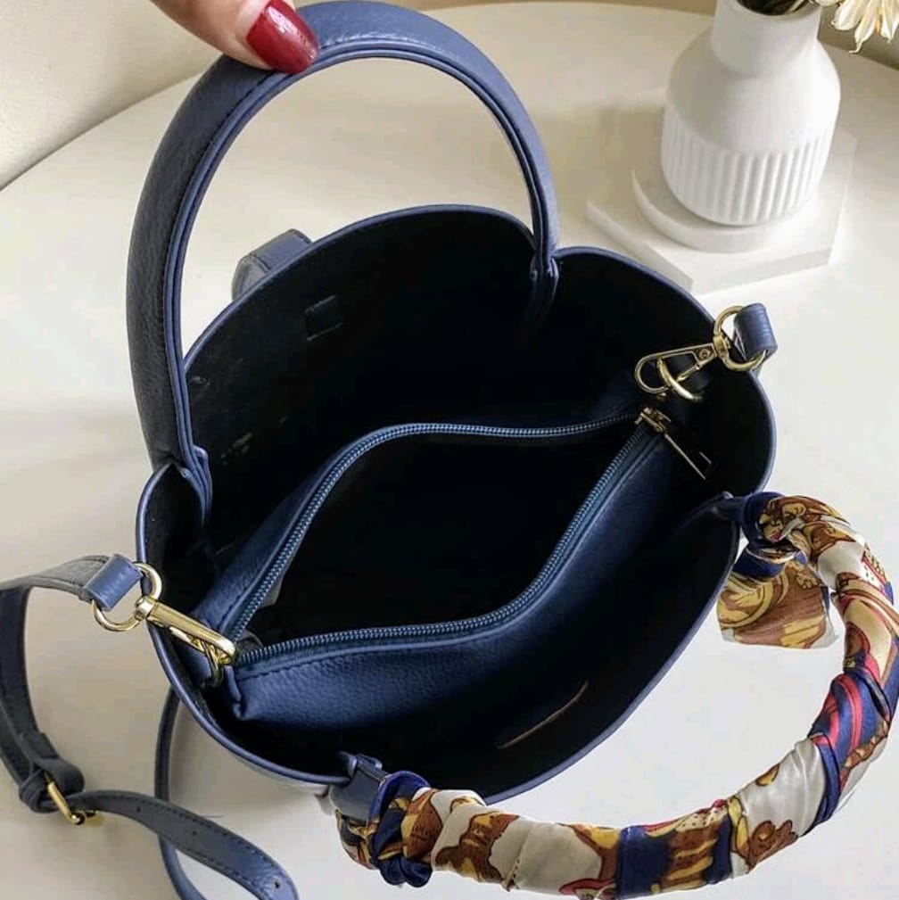 Elegance Aura Tote