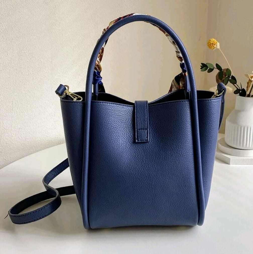 Elegance Aura Tote